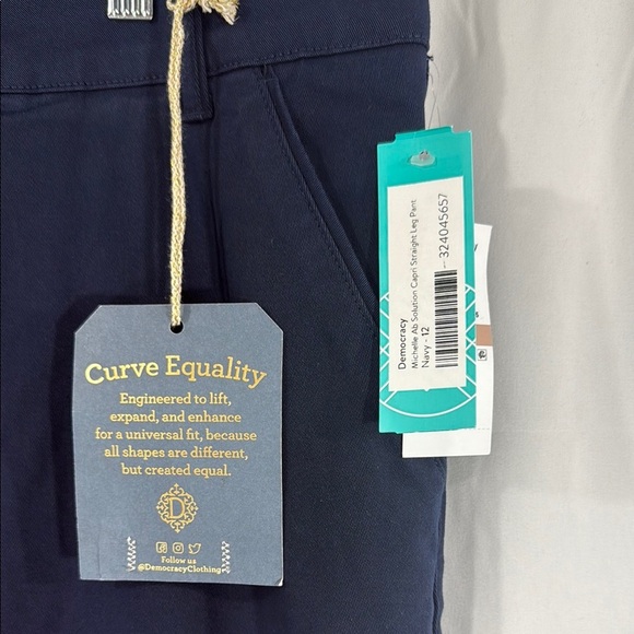 Democracy Michelle Ab Solution Capri Straight Leg Pant Navy Size 12 - Picture 3 of 10